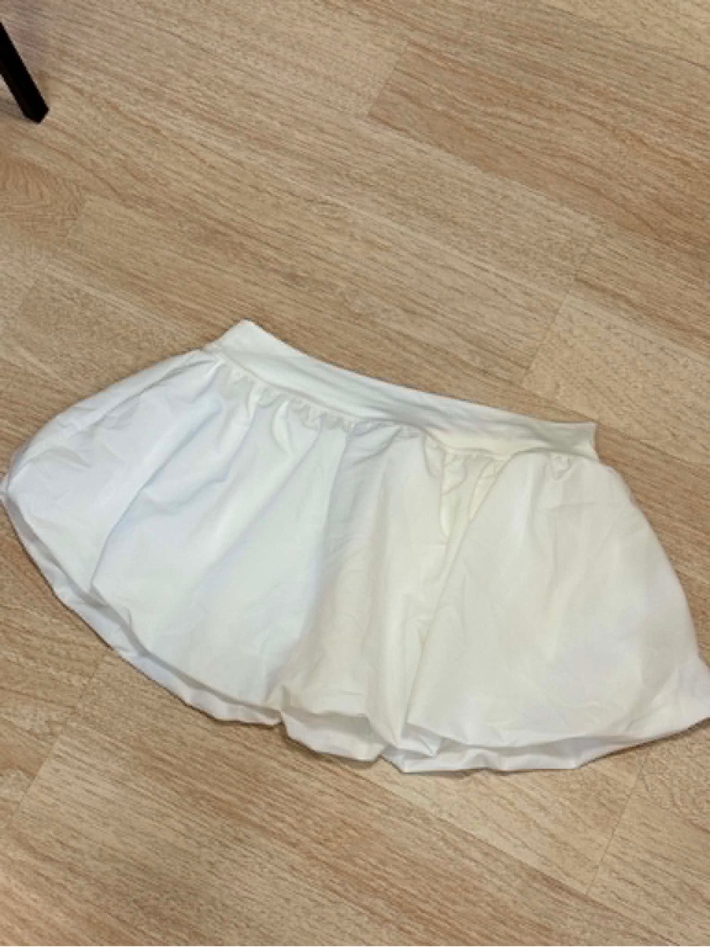 White Women's Elastic Waist Bubble Shorts